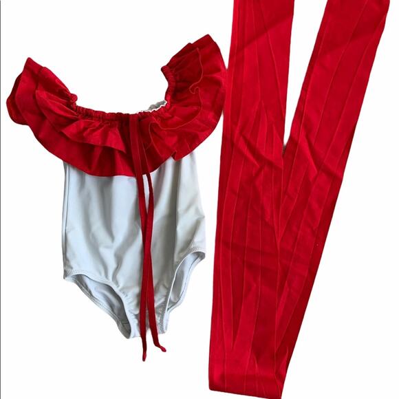 Child’s size 6 swim suit. - Picture 2 of 6